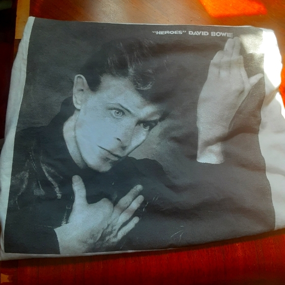 Vintage Authentic NWT David Bowie "Heroes" White Band Tee Size XL Unisex - Picture 3 of 5